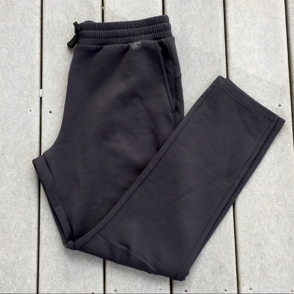 Under Armour || Fitted woman’s Black sweatpants size large - Picture 7 of 11